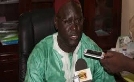 Le maire de Mbao lâche Pape Diop pour Macky