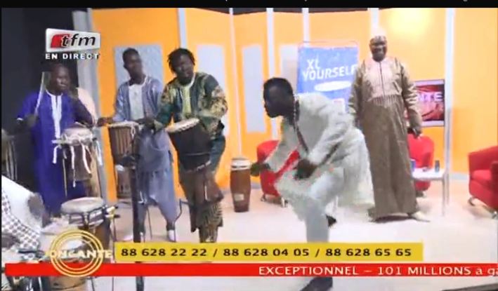 Vidéo – Le lutteur Mamaya enflamme le plateau de Jongante avec une superbe danse…