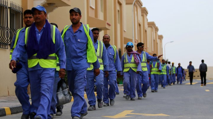 18 heures par jour, 6 jours sur 7 : les ouvriers du Qatar esclaves des ...