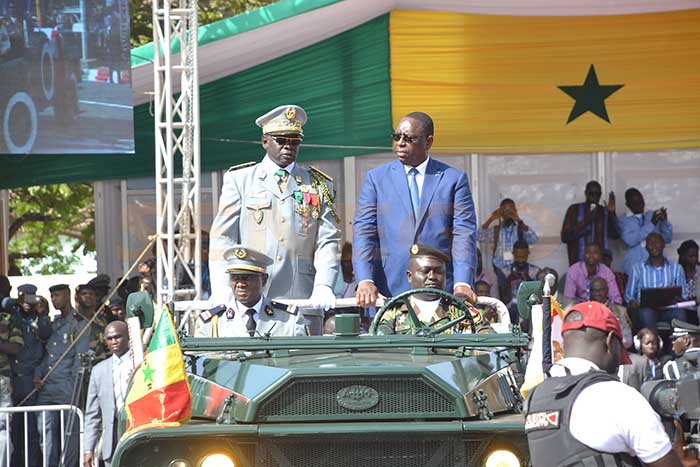 Défilé du 4 Avril, revivez l’arrivée du Président Sall en images
