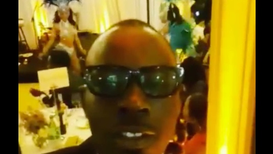 Vidéo – Paris : Dj Boubs s’enjaille dans les diners de gala les plus classe ! Regardez.