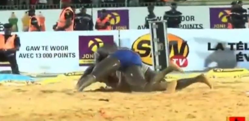 Vidéo – Tyson 2 plus fort que son adversaire du 04 avril Garga 2…