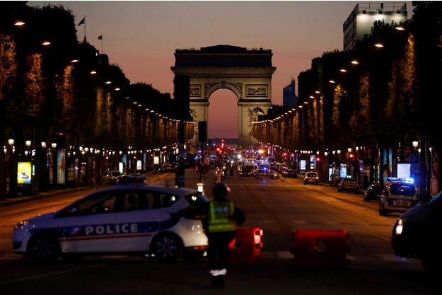 Le groupe Etat islamique revendique la fusillade sur les Champs-Elysées à Paris