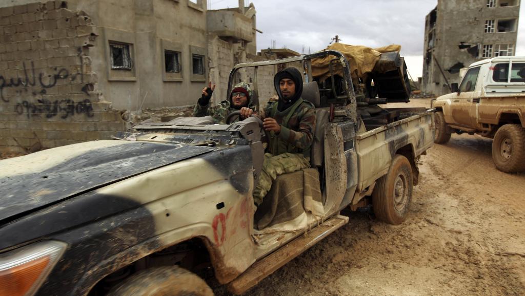 Libye : une attaque contre une base militaire fait au moins 141 morts