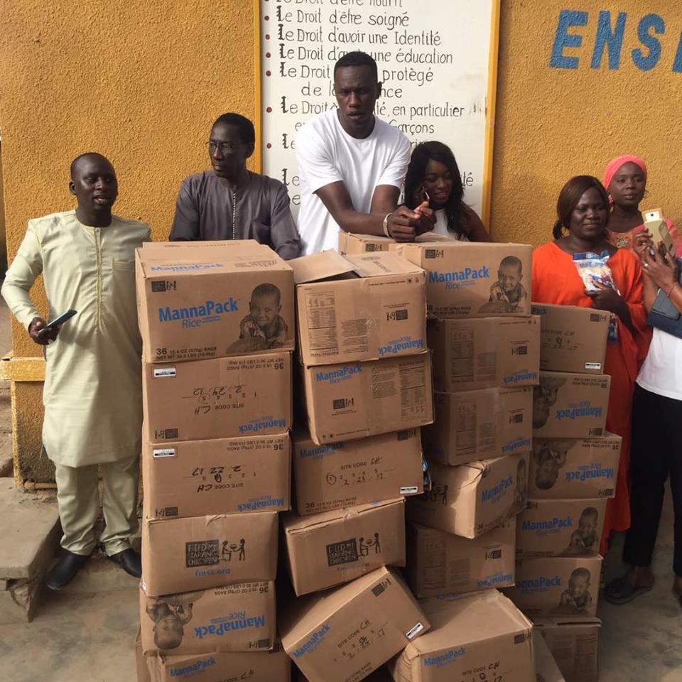 Photos: Gorgui offre deux tonnes de riz vitaminé aux bébés de la pouponnière de Mbour