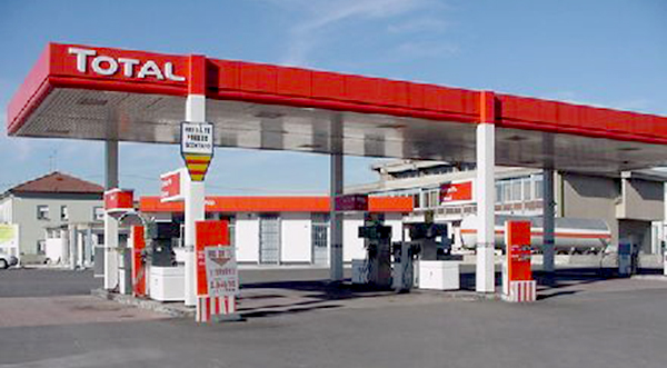 Pétrole :  Total signe deux accords avec le Sénégal pour l’exploration et l’exploitation
