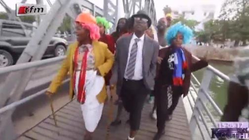 Vidéo – Humour : Kouthia et son équipe envahissent le pont Faidherbe… Regardez !