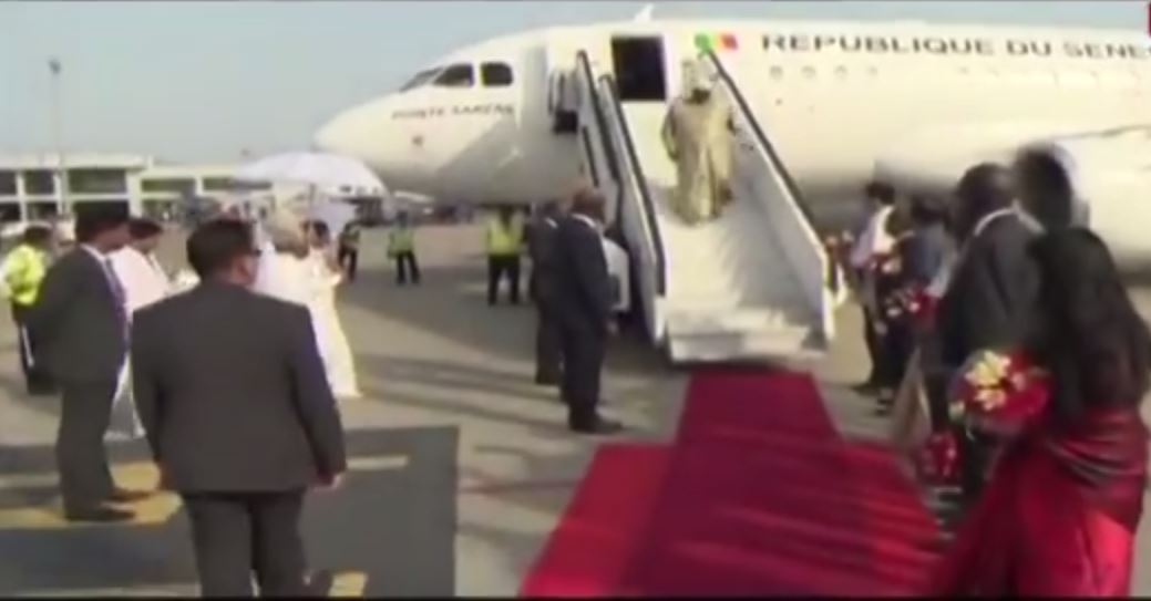 Vidéo : Après l’Arabie Saoudite, Macky Sall dépose ses valises en Inde – Regardez.