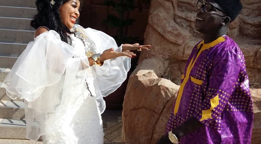 (Photos) – Le nouveau clip de Coura Mbaye feat Kéba Seck, « Mbeuguel »