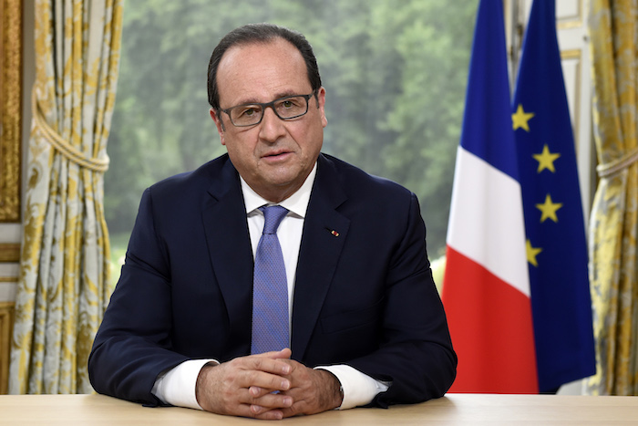 France : François Hollande crée la surprise en annonçant sa candidature aux législatives