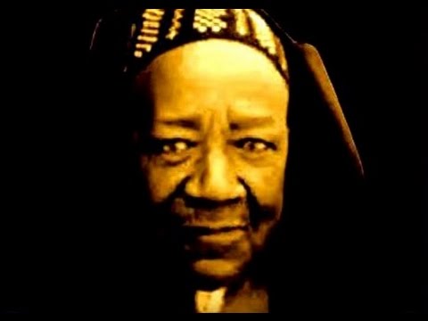 Vidéo – Le sermon de Serigne Fallou Mbacké qui fait pleurer : « Gniy sant yalla gneup ay mouride lanou… »