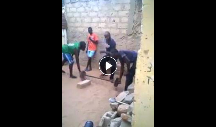Video – Insolite : Quand un soi-disant Ibadou se déchaine sur une chanson de Wally Seck… Regardez.