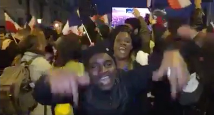 Vidéo – Humour : France, les africains chantent la victoire de Macron : « On va pas au pays, on va rester ici… » Regardez.