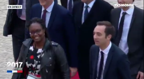 Vidéo – L’arrivée de Sibeth Ndiaye à l’Elysée