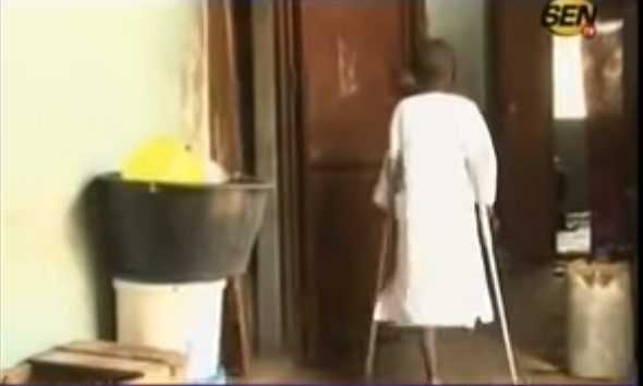 Vidéo – En tentant de sauver son ami, il perd une jambe et interdit sa mère de pleurer – Regardez !