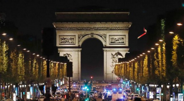 France: Trois suspects inculpés dans l’attentat des Champs-Elysées