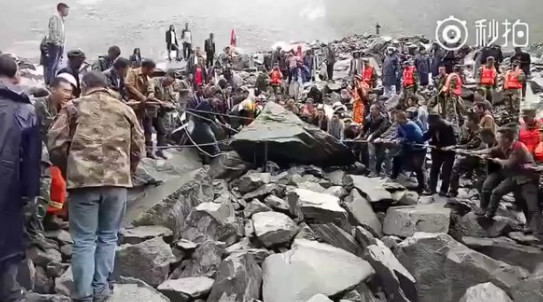 Glissement de terrain en Chine, 100 personnes sous les décombres
