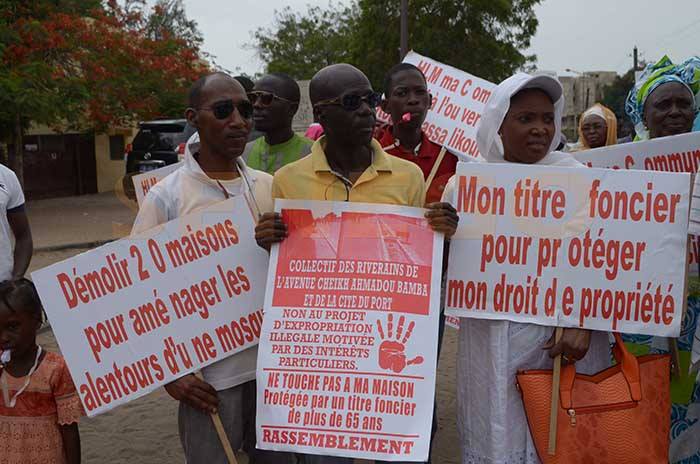 (13) photos – En images la marche pour l’ouverture du tronçon Massalikoul Djinaane