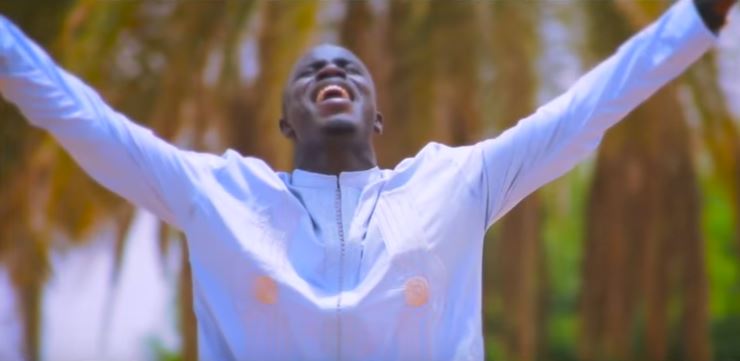 Vidéo – Nouveauté: Fallou Ngom rend hommage à Serigne Touba à travers « Cheikhoul Khadim »