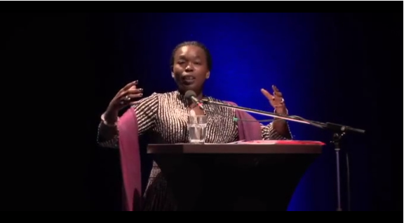 Vidéo – Fatou Diome : « L’Afrique a trop longtemps gardé son complexe colonial » – Regardez !