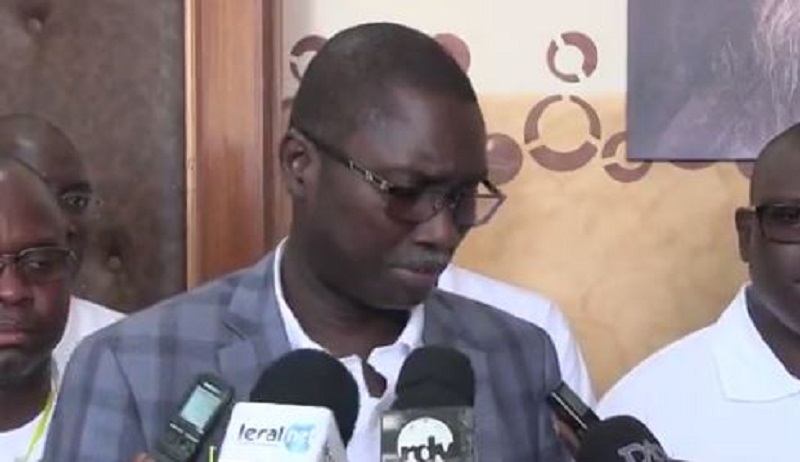 Vidéo: « Rôle et la place du député dans un régime parlementaire? » Ismaila Madior Fall explique… Regardez