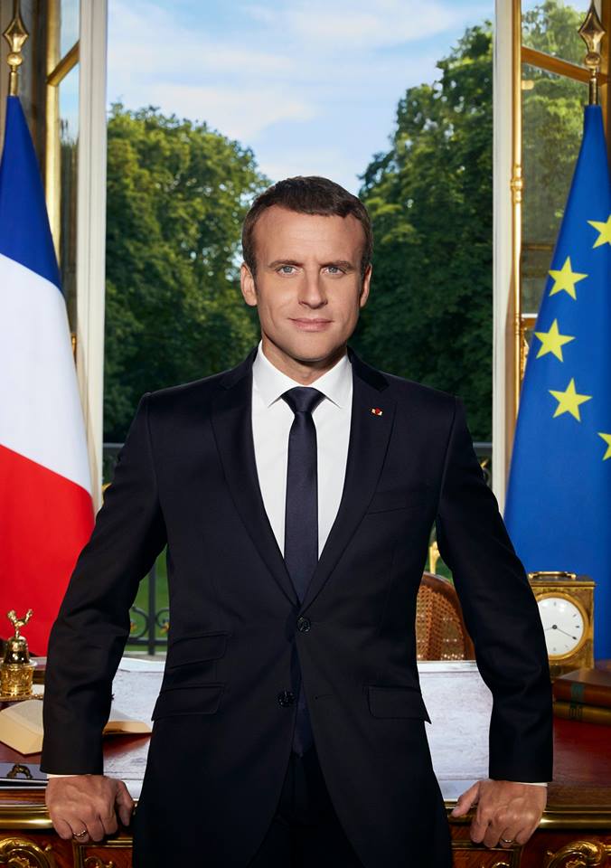 Arrêt sur image : Le portrait officiel de Macron, entre “vraie modernité” et “kitsch »