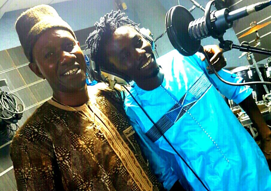 (Photos): Mamadou Lamine Maïga manage son frère déjà en studio