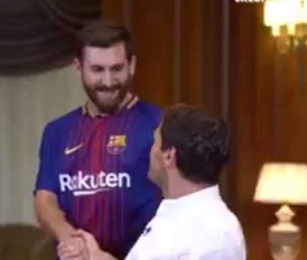 Vidéo – Insolite: Iker Casillas dribblé le sosie de Messi, Regardez!