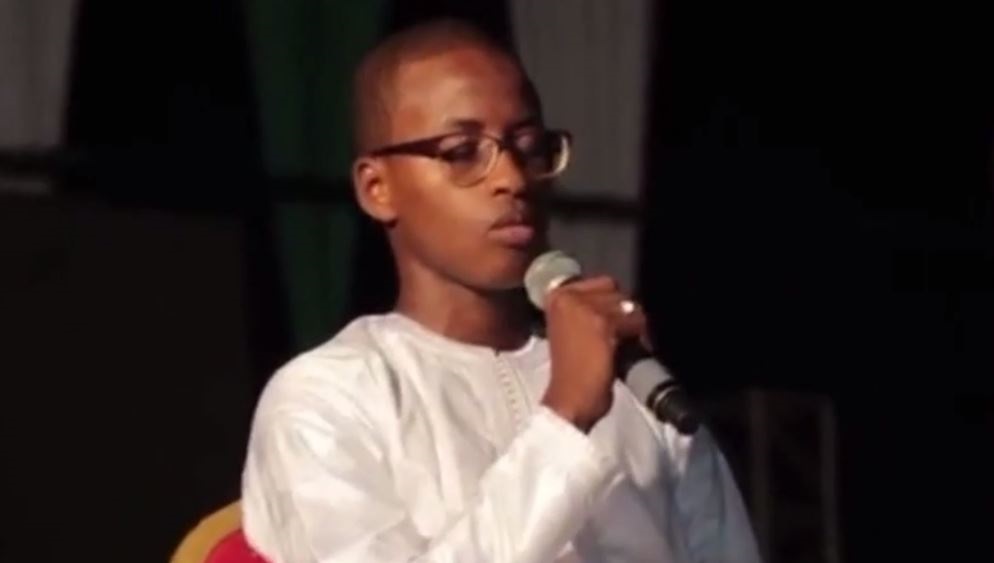 Vidéo: Mouhamed Diallo s&rsquo;illustre encore au Grand théâtre, admirez la belle voix… Regardez