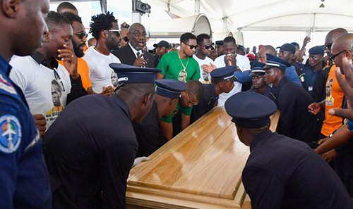 Vidéo – La tombe de Tioté et la foule immense qui l’a accompagné à sa dernière demeure – Regardez !