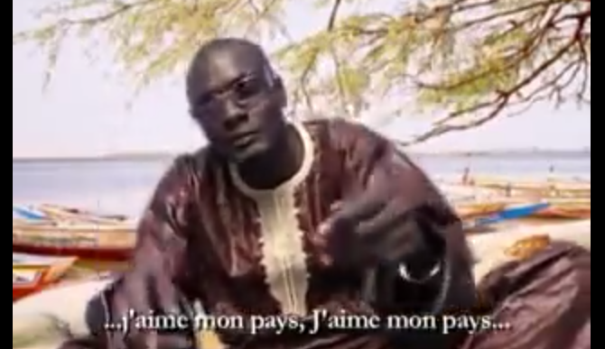 Vidéo: Cette chanson de feu Ablaye Mbaye n’a jamais été aussi actuel