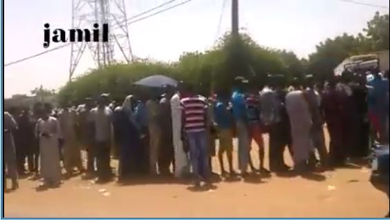 Vidéo: Le grand rush à Touba pour le retrait des cartes d’électeur…