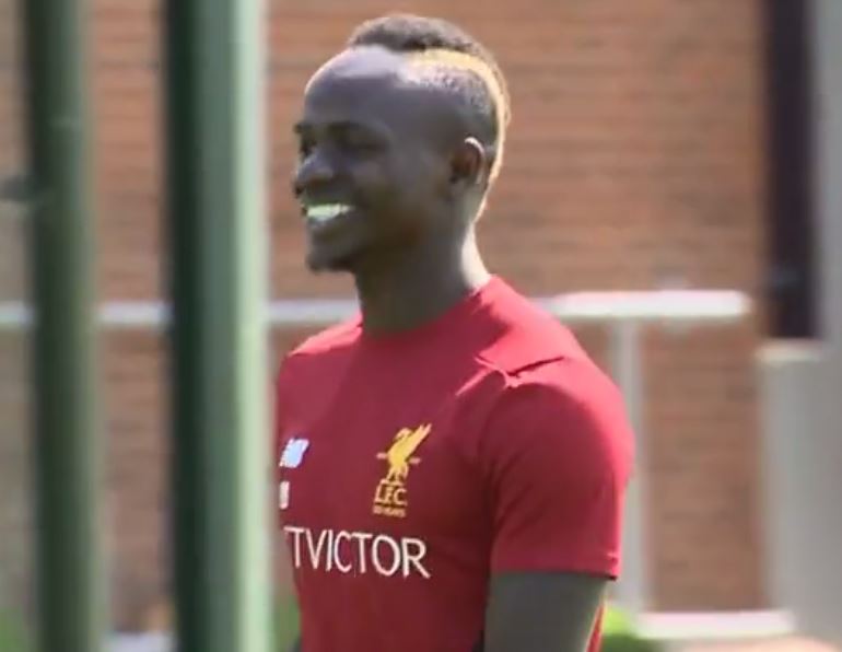 [Vidéo] Saison 2017-2018: Le retour de Sadio Mané au centre d’entrainement de Liverpool, Regardez!