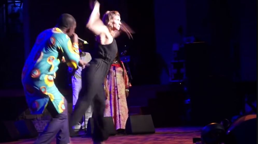 Vidéo : Aux Etats-unis, Youssou Ndour sélectionne une américaine au talent de danse incroyable pour le Grand Bal