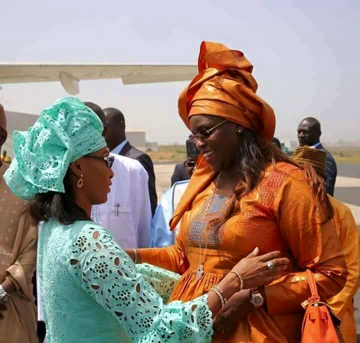Photos: La « Diongoma » de Macky Sall vs la « taille fine » d&rsquo;Adama Barrow