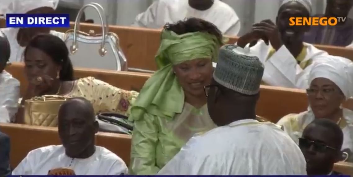 Arrêt sur image : Aissata Tall Sall saluant gracieusement Moustapha Niasse dont la réélection est sans surprise