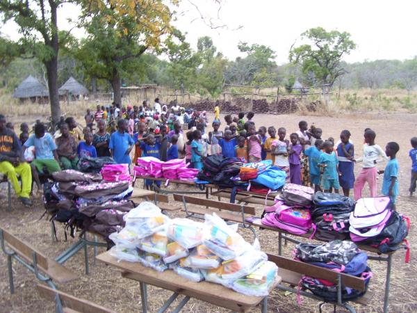 1,7 millions pour assurer la fourniture scolaire de 600 élèves de Ziguinchor