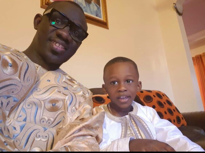 (Photos) -Tabaski des célébrités – Pape Diouf en toute complicité avec son fils