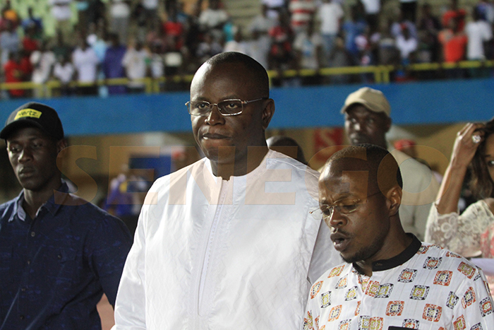 Arrêt sur image: La déception du ministre Matar Ba après le match, no comment. Regardez