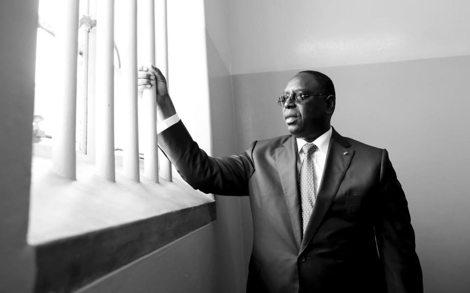Vidéo – Macky Sall sur les traces de Mandéla à la prison de Robben Island (Afrique du Sud) – Regardez !