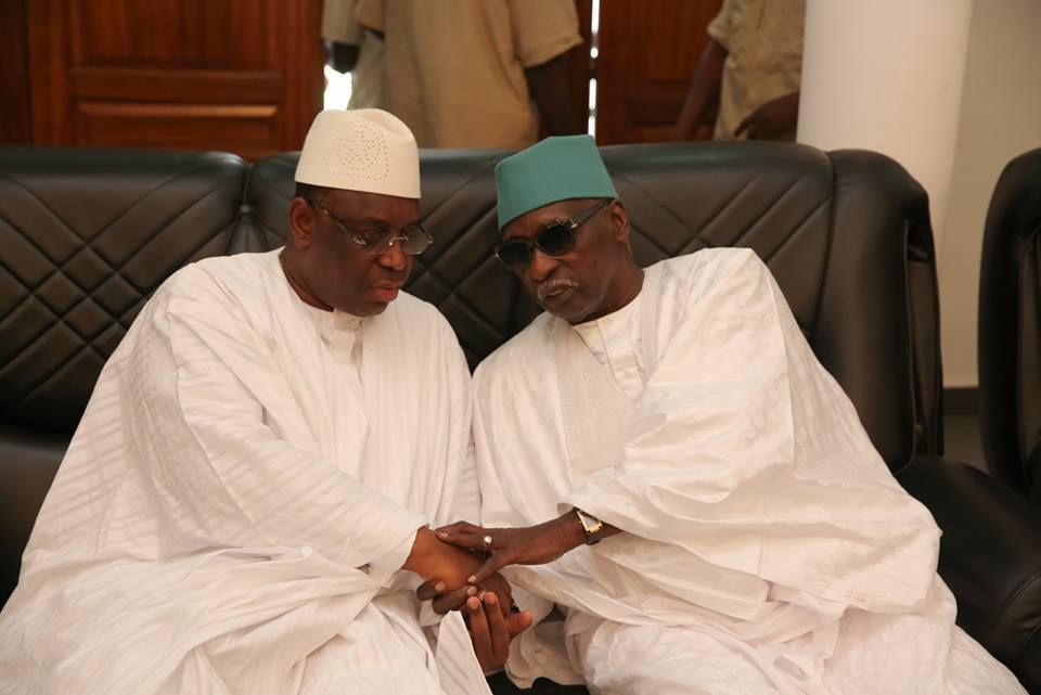 A Tivaouane, Macky Sall a présenté ses condoléances à la famille de Seydi El hadji Malick SY (10 Photos)