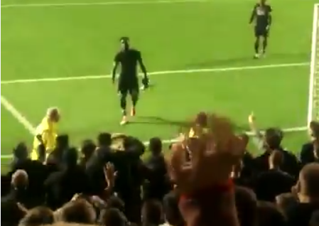 Vidéo: Les fans de Crystal Palace refusent le maillot de Pape Souaré