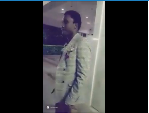 Vidéo : Wally Seck très classe dans son nouveau look.