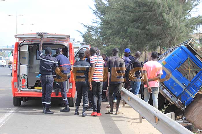 Accident entre un car Ndiaga Ndiaye et un camion fait un mort et 19 blessés…