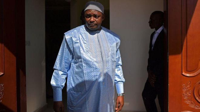 Gambie : Adama Barrow limoge le ministre de l’intérieur