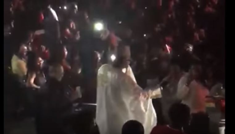 Vidéo : Cet homme a cassé Bercy en mille morceaux