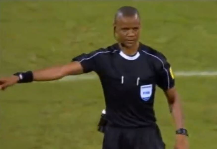 Vidéo – Mondial 2018 – Af. du Sud vs Sénégal: Voici l’arbitre zambien chargé de corriger la faute de Joseph Lamptey – Regardez.