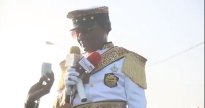 Vidéo – 7ème Edition de la marche (Thiès -Touba) de Talla Sylla, Serigne Modou Kara l’encense et se …