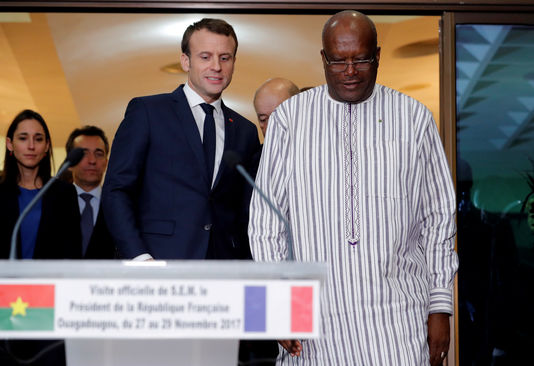 Emmanuel Macron à Ouagadougou : « ce qui se passe en Libye est un crime contre l’humanité »
