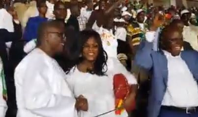 (Vidéo) Sénégal/Afrique du Sud: La joie de la première Dame au stade lors du 2ème but des lions